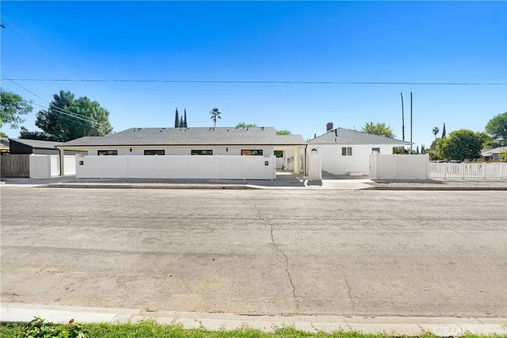 7454 Gaviota, Van Nuys, California 91406 home-pic-1